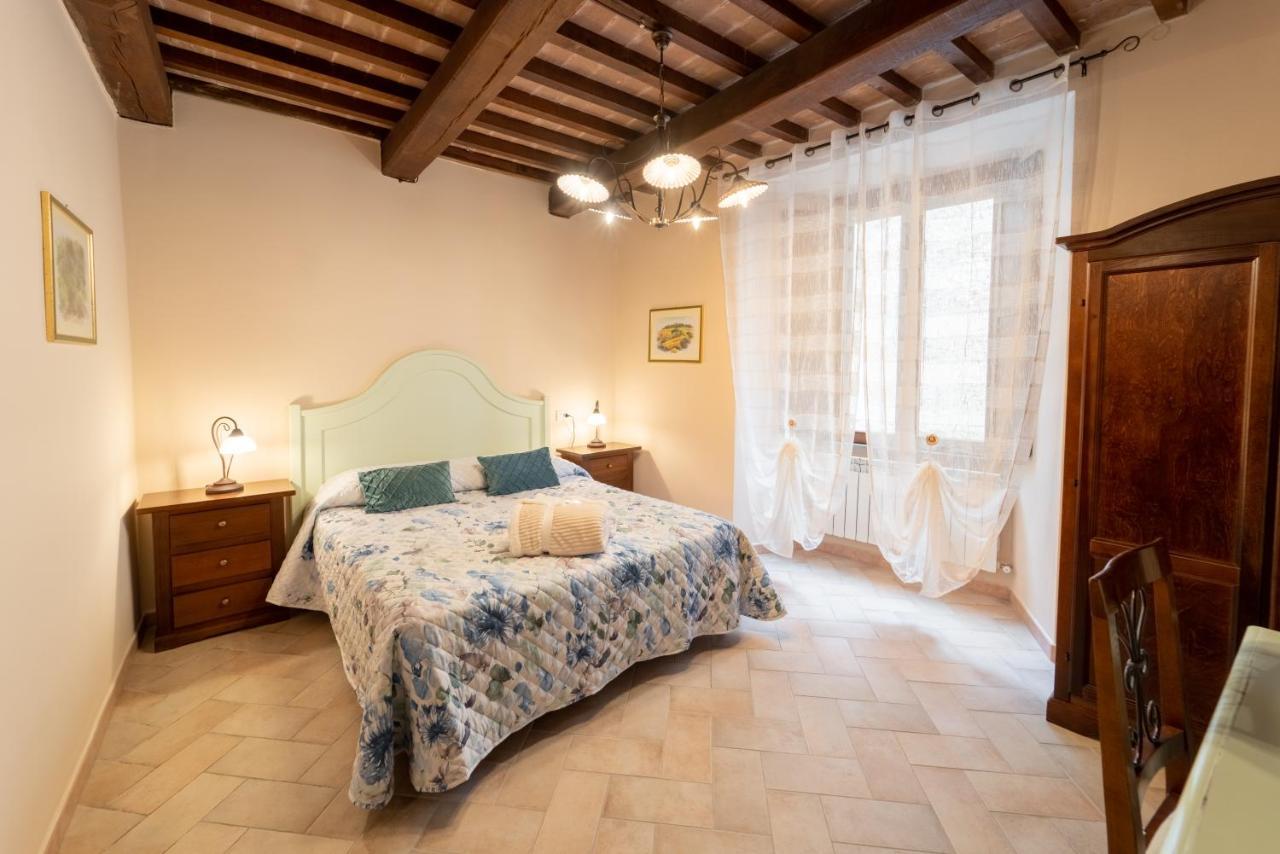 Albergo La Loggia Di San Martino Гуальдо-Тадино Экстерьер фото