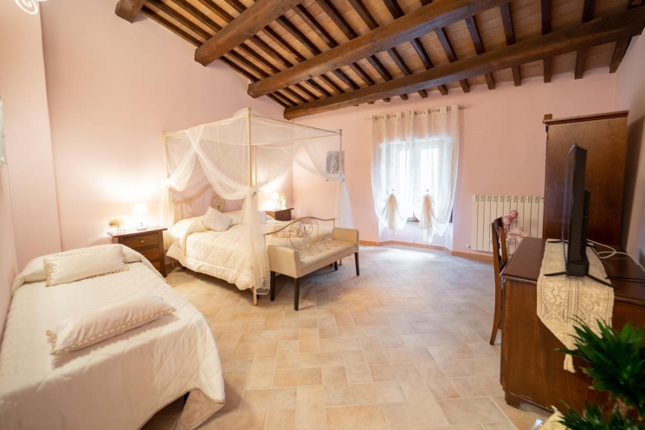 Albergo La Loggia Di San Martino Гуальдо-Тадино Экстерьер фото
