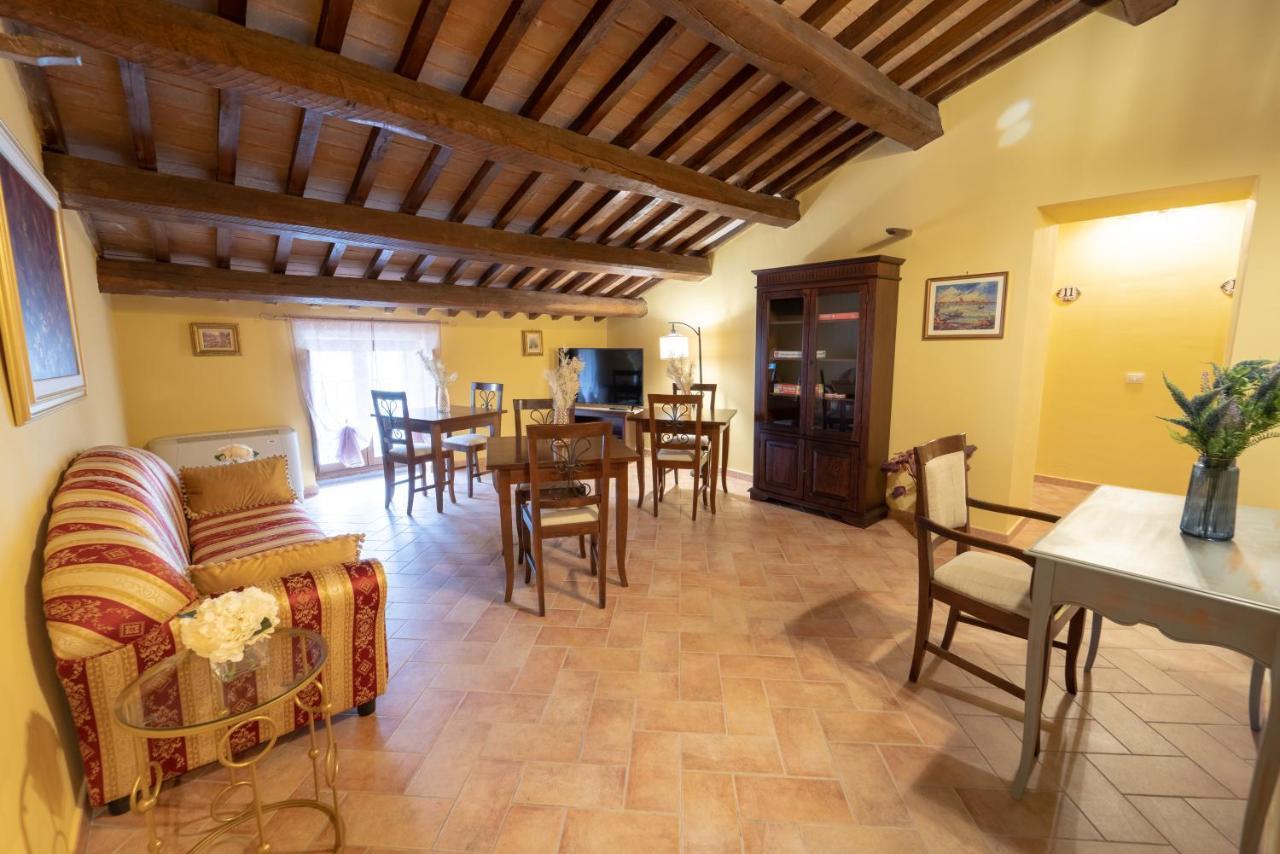 Albergo La Loggia Di San Martino Гуальдо-Тадино Экстерьер фото
